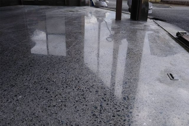 コンクリート 鏡面仕上げです | その他