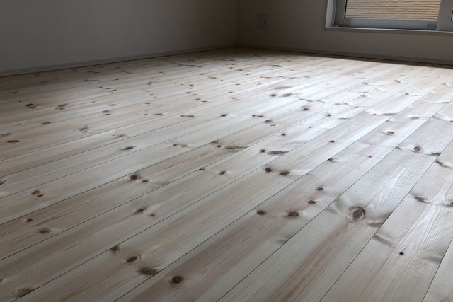 10月5日 新築 床の木部塗装 | その他塗装