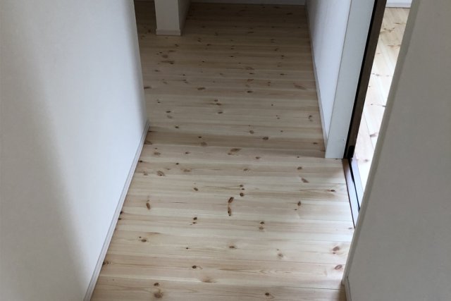 10月5日 新築 床の木部塗装 | その他塗装