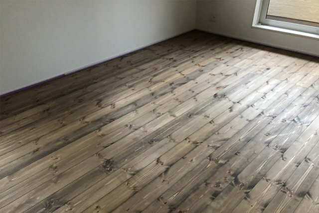 10月5日 新築 床の木部塗装 | その他塗装